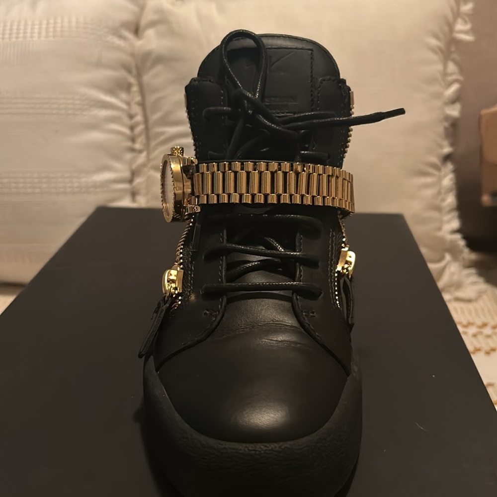 Woman shoes - Picture 2 of 4